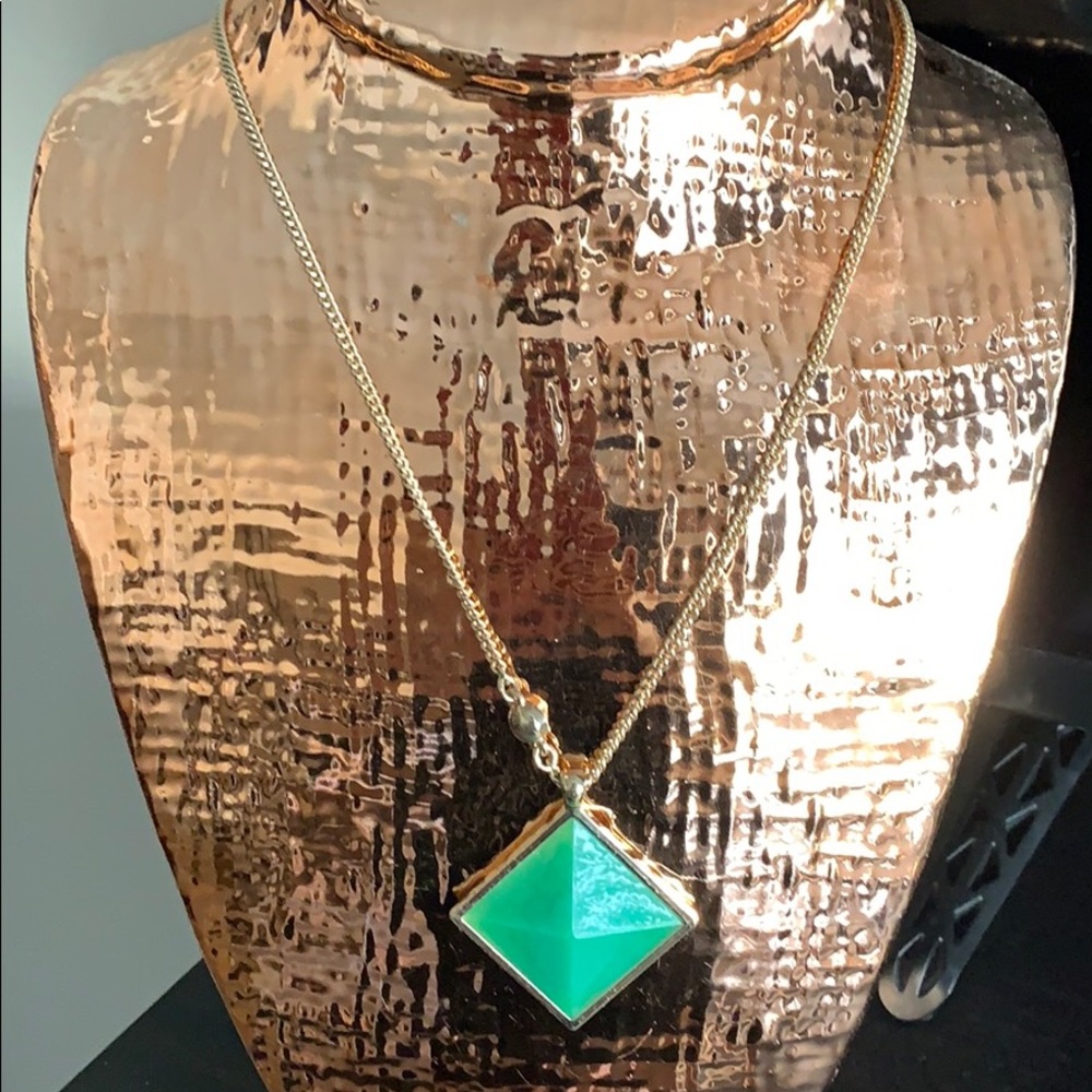 Green pendent necklace